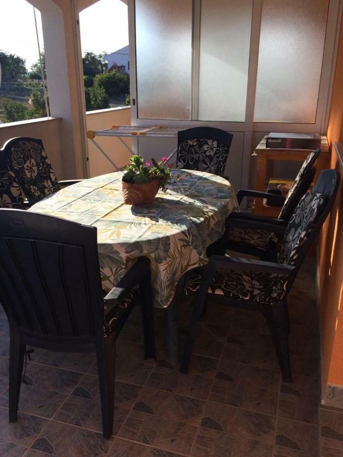 Apartmani Livk Debeljak エクステリア 写真