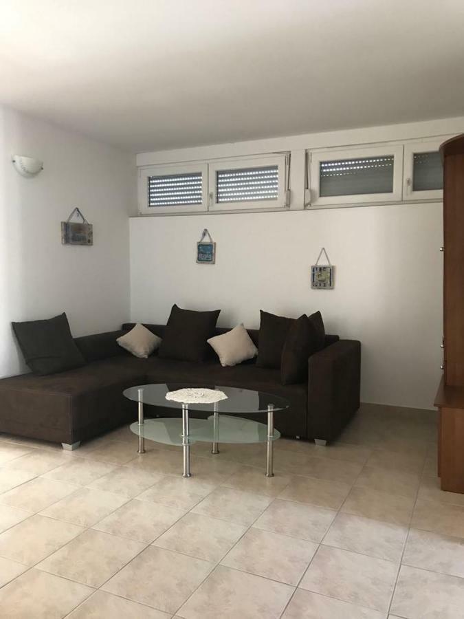 Apartmani Livk Debeljak エクステリア 写真