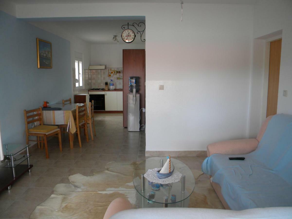 Apartmani Livk Debeljak エクステリア 写真